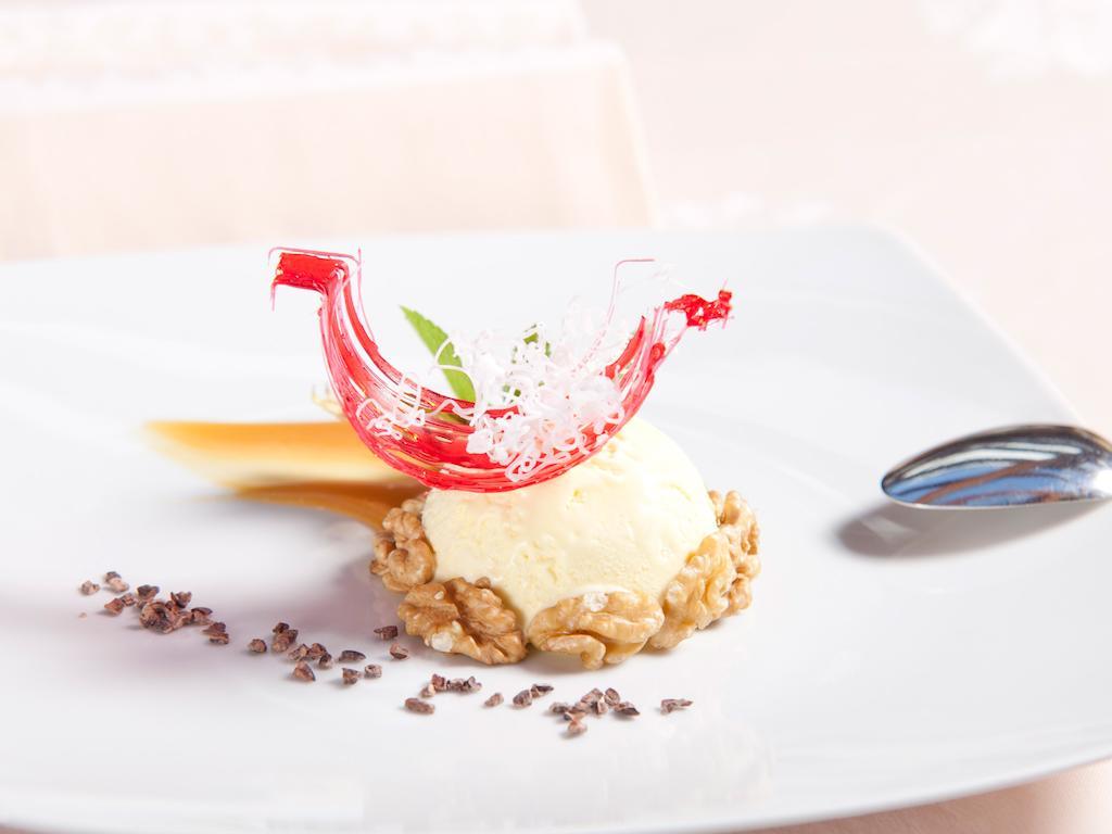 Hotel Europeo Alpine Charme & Wellness Pinzolo Exterior foto