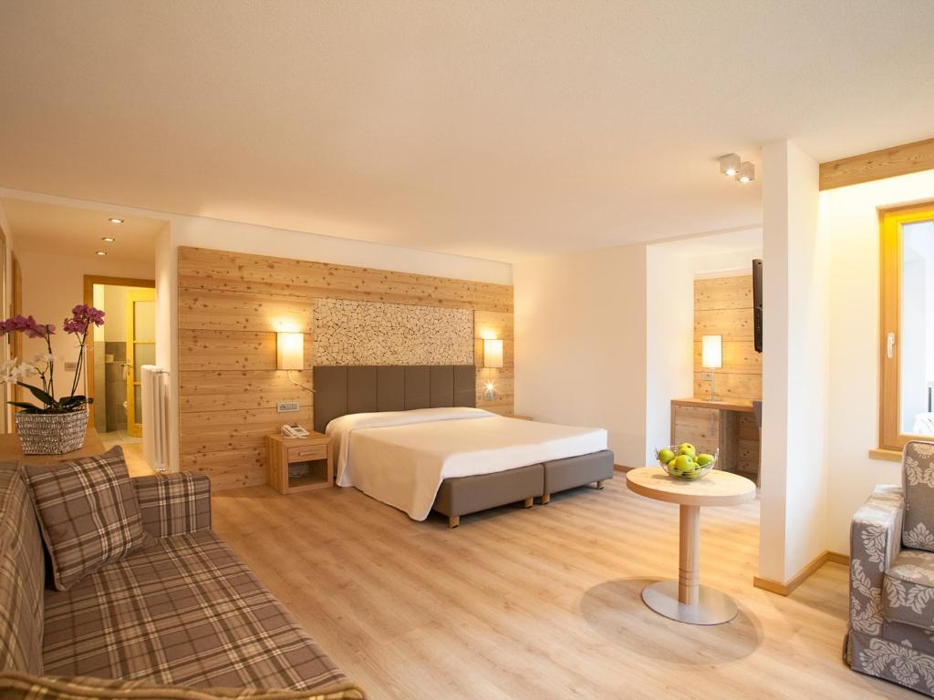 Hotel Europeo Alpine Charme & Wellness Pinzolo Exterior foto