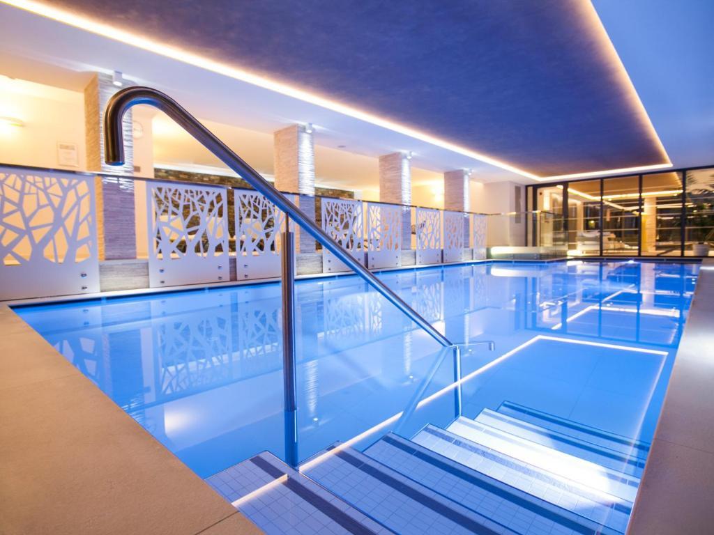 Hotel Europeo Alpine Charme & Wellness Pinzolo Exterior foto