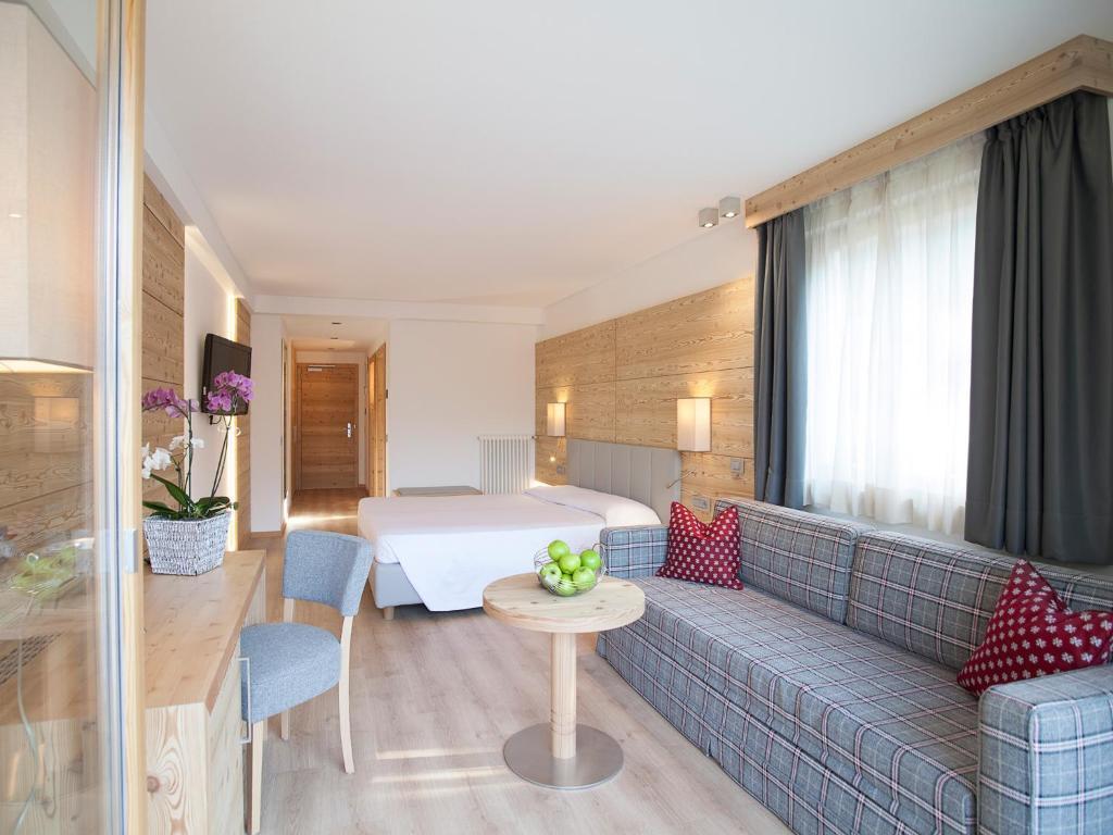 Hotel Europeo Alpine Charme & Wellness Pinzolo Exterior foto